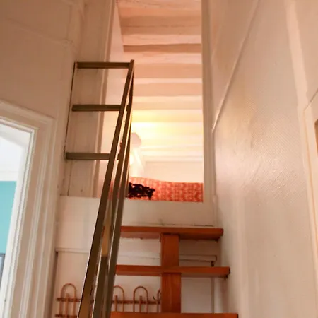 Charming Duplex 2nd Arrondissement Apartment *